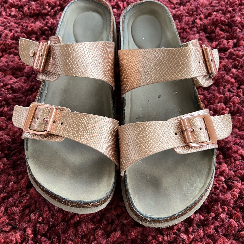 Madden Girl Rose Gold Arizona style 2 strap sandals 91/2” anklet included.